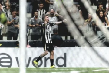 Com gol de Bernard, Atlético vence o Puerto Cabello e está nas oitavas da Sul-Americana