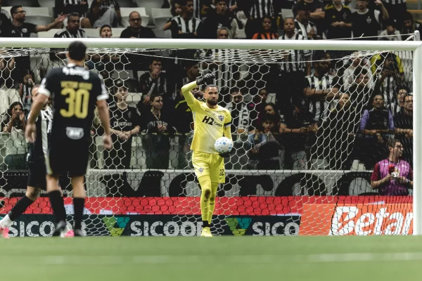 Tudo como antes, o Galo voltou e o Everson salvou