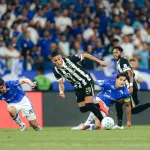 Atlético mantém equilíbrio defensivo e arranca um empate contra o Cruzeiro, no Mineirão