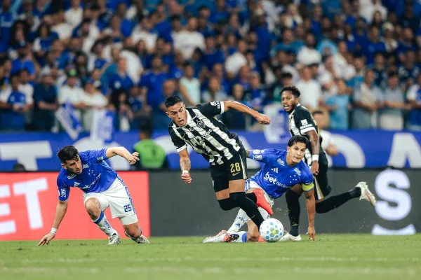 Atlético mantém equilíbrio defensivo e arranca um empate contra o Cruzeiro, no Mineirão