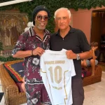 Ídolo do Atlético, Ronaldinho defenderá clube da terceira divisão na Itália