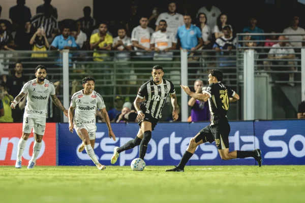 Santos x Atlético: prováveis times, desfalques, retornos e tudo sobre o jogo de ida das quartas da Sul-Americana.