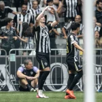 Vitão faz o primeiro gol como profissional e Atlético bate o Fluminense por 3 a 1, em casa, pelo Brasileirão