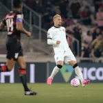 Athletico-PR e Atlético fazem jogo intenso e empatam em 2 a 2 em Curitiba.