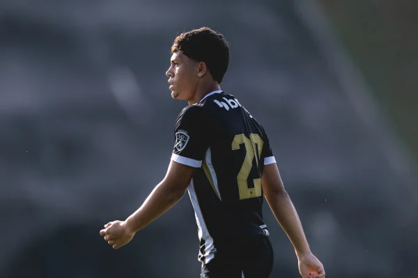 Filho de Hulk, Ian Ângelo assina primeiro contrato profissional com o Galo